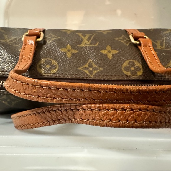 Vintage Louis Vuitton Monogram Papillon 22 - Picture 9 of 17